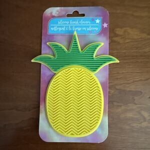 Greenbrier International Silicone Brush Cleaner Pineapple‎ Suction Cups